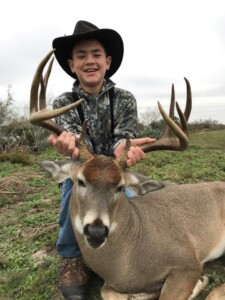 Guided Whitetail Deer Hunting Outfitter in TX